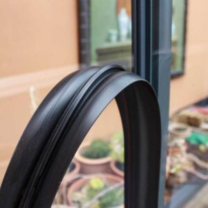 Joint noir double lèvre gammes LUXIA / ESSENTIA et toutes marques - par 25 ml