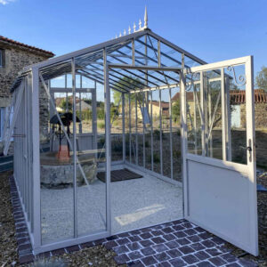 Montage serre MONTESQUIEU largeur 3,70 m sur embase aluminium - Serre de jardin fabrication française LAMS